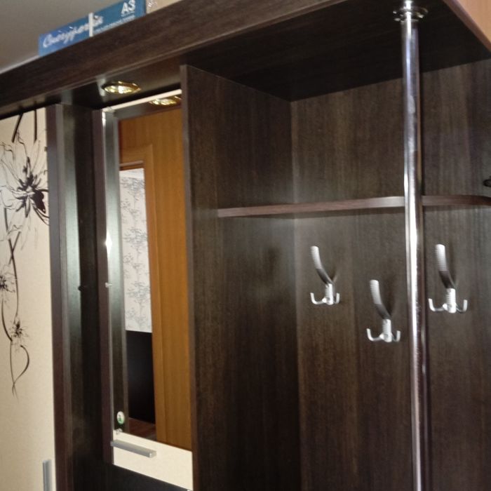 Прихожая с вешалкой