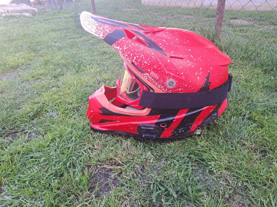 Vând casca moto, atv