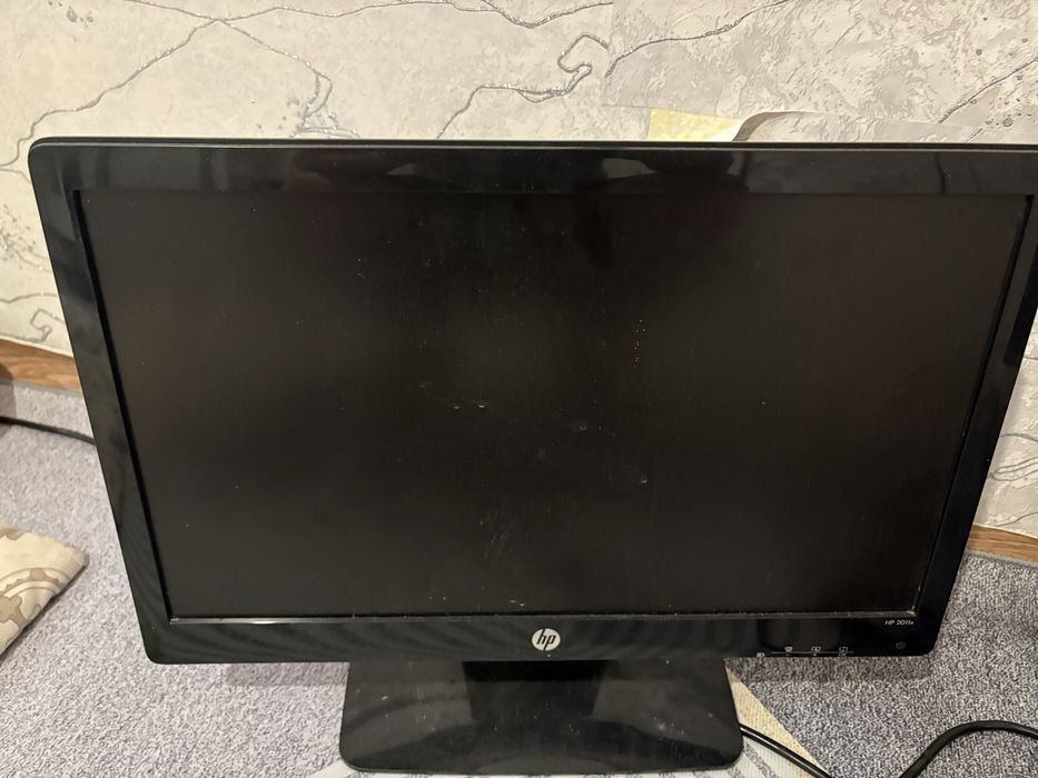 Старый монитор HP 60hz с линией на экране