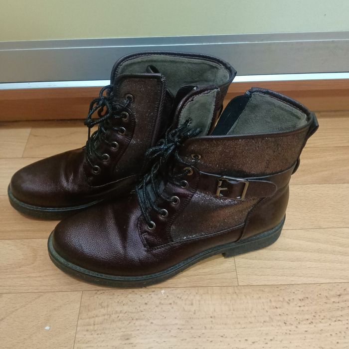 Продам ботинки на девочку-подростка