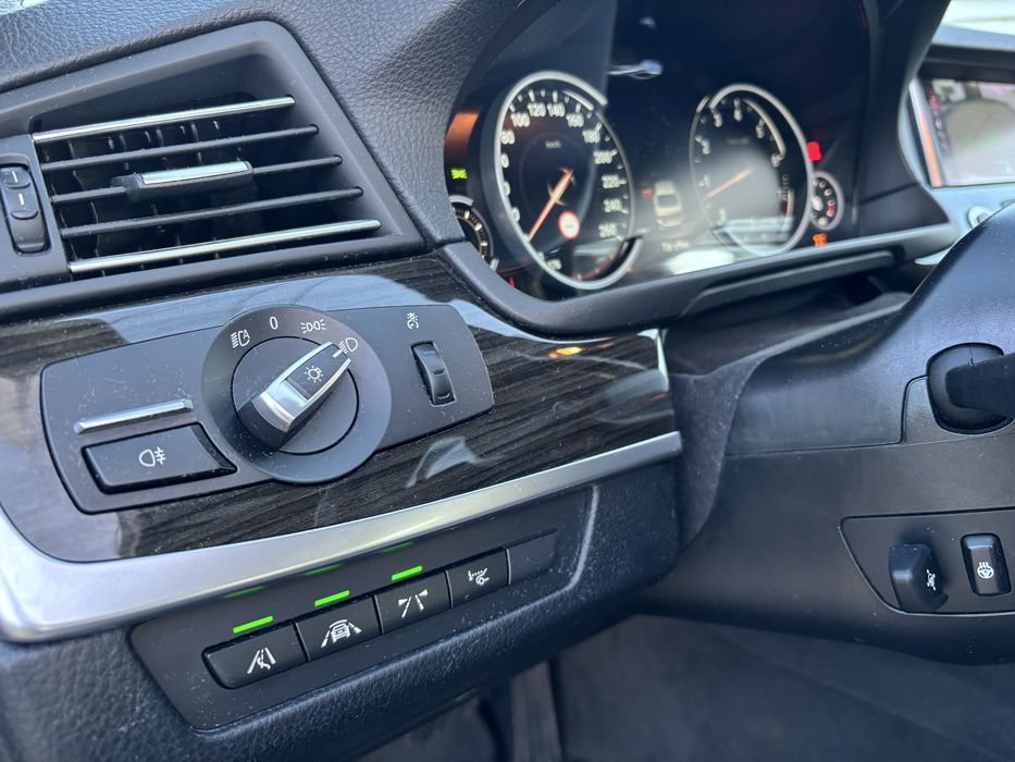 BMW F 10 . 528 i 2.0 Benzina fab 2014 , 4 butoane