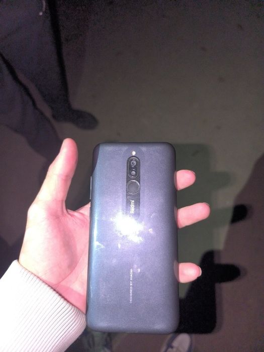 Redmi 8   64/4  ekran sensr almawgan naxt 600bo'lishi