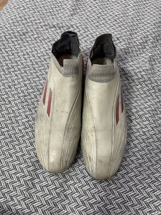 Футбольные бутсы adidas x