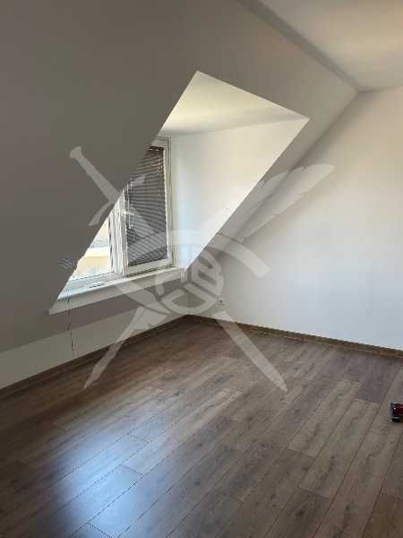 Продава се Тристаен апартамент в София, Хладилника - 120 кв.м за 880 €/кв.м - Снимка #2