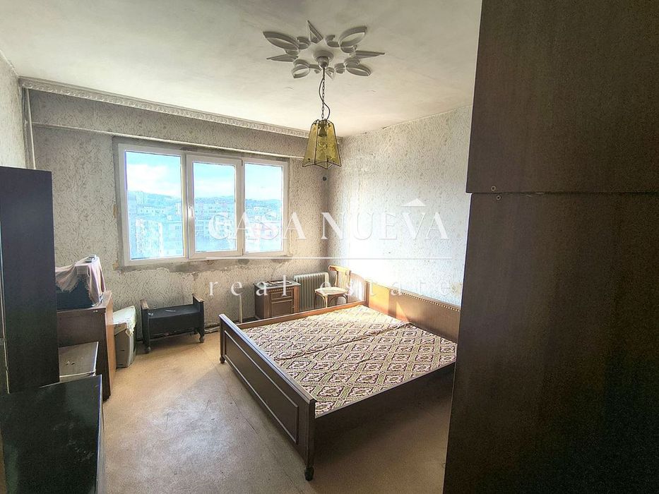 Продава се Двустаен апартамент в Перник, Център - 68 кв.м за 1028 €/кв.м - Снимка #2