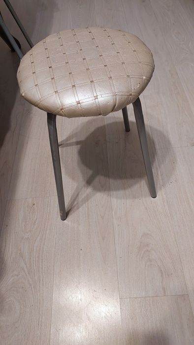 кухонный стол с 6-ю стульями