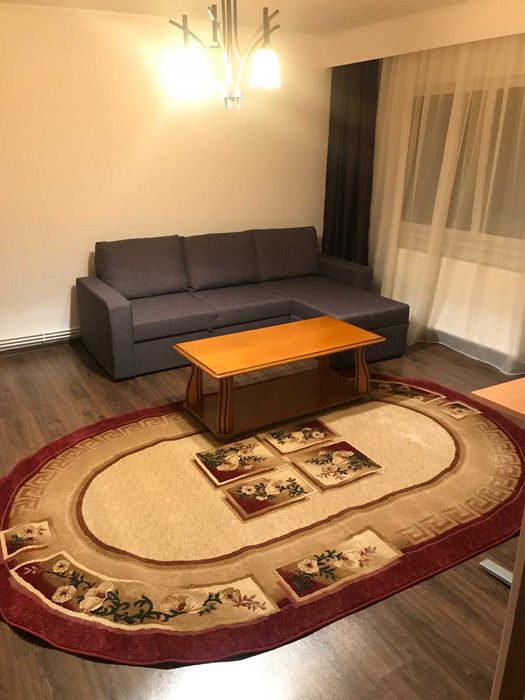 Inchiriez apartament 3 camere