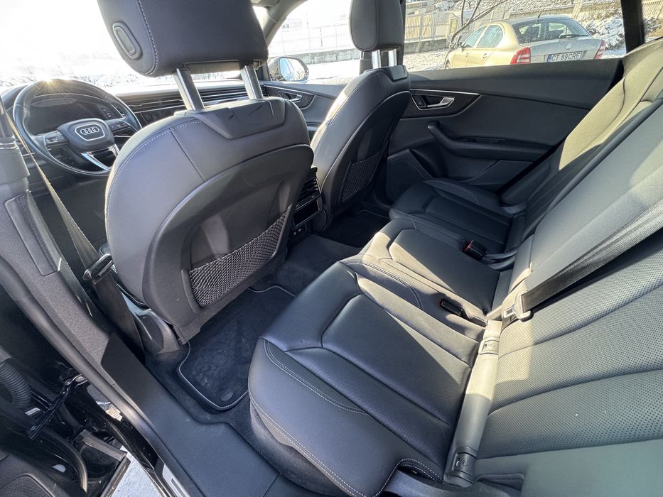 Audi Q8 55 TFSI  Progressiv Mild-Hybrid Tiptronic 8+1