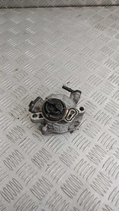Вакуум помпа Citroen DS3 1.6HDI 2011г.