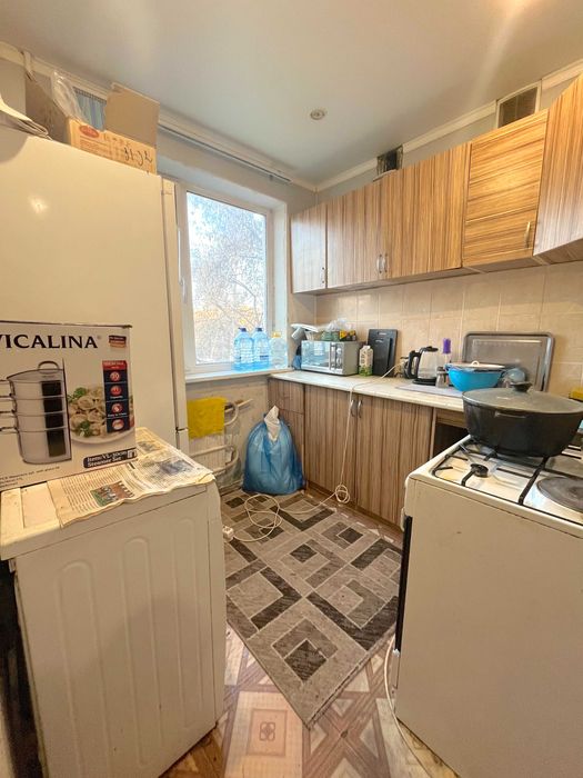 2-комнатная на 6 мкрн, возле рынка ][