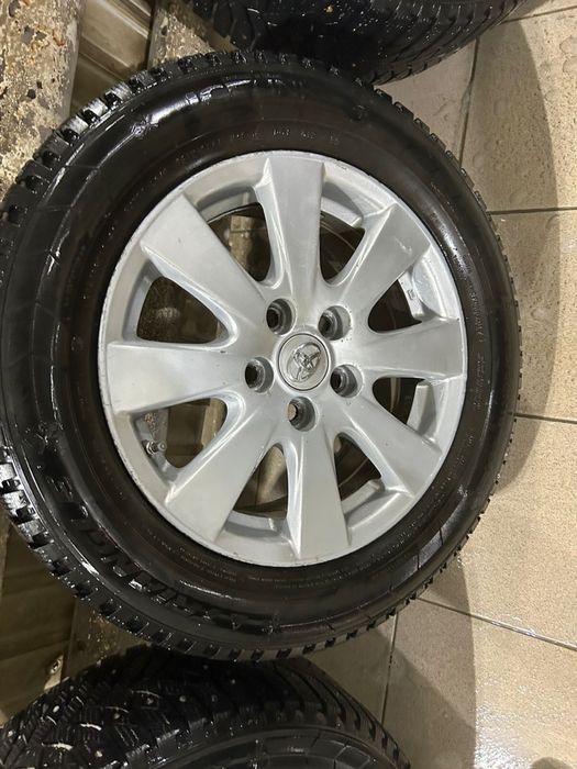 Продам диски камри 40-45 вместе шипами