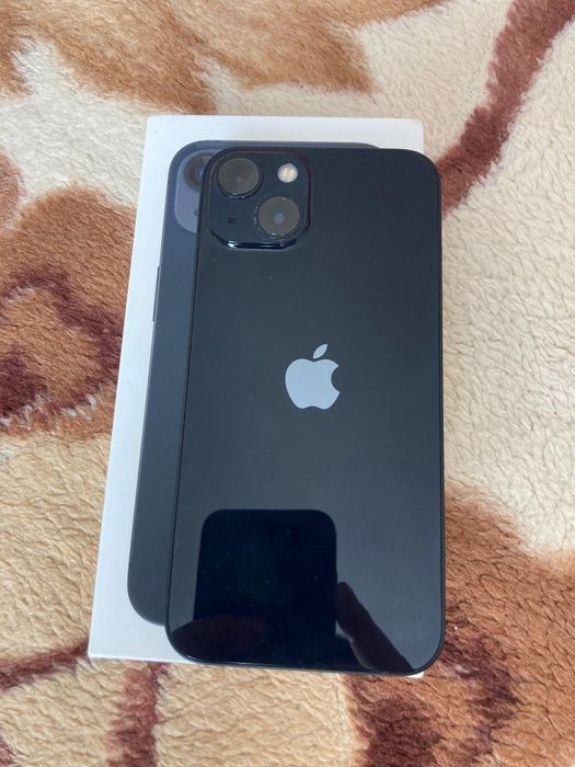 Продам iPhone 13.