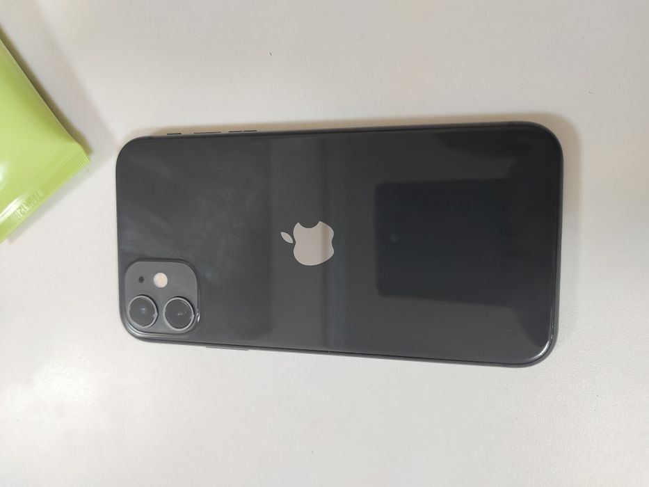 Продам Айфон 11 черный