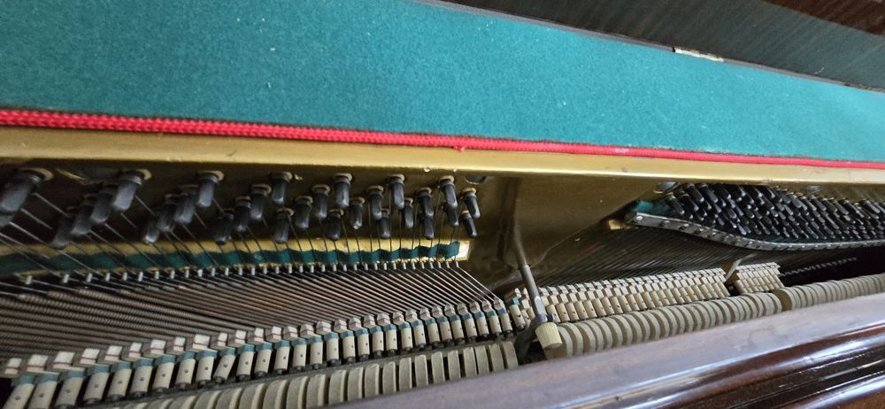 Продавам Пиано Заря