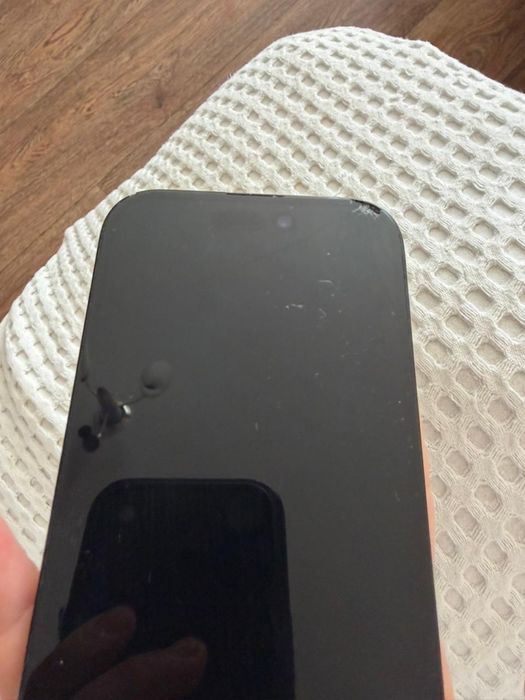 Iphone 16 черного цвета