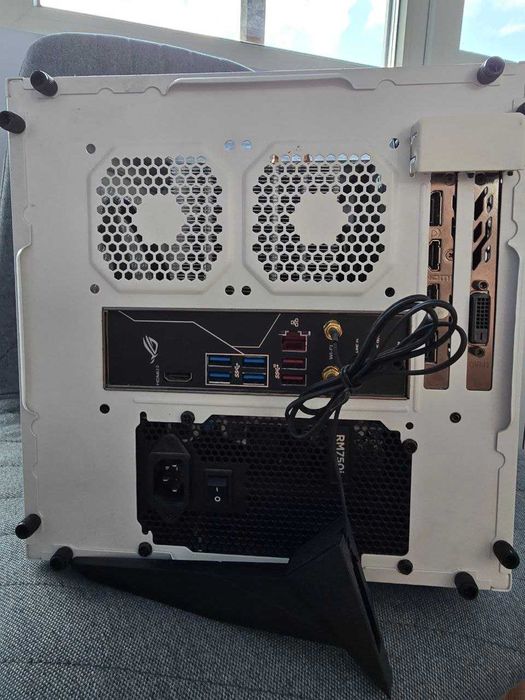Компютър Ryzen 2600, MSI 1070Ti, 16gb DDR4