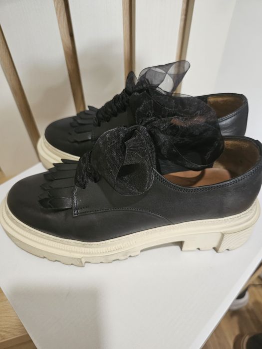 Обувки с връзки от тюл Bianki