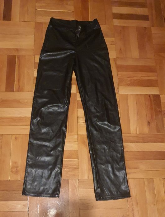 Pantaloni largi negri luciosi, gen piele, 36, S/ M