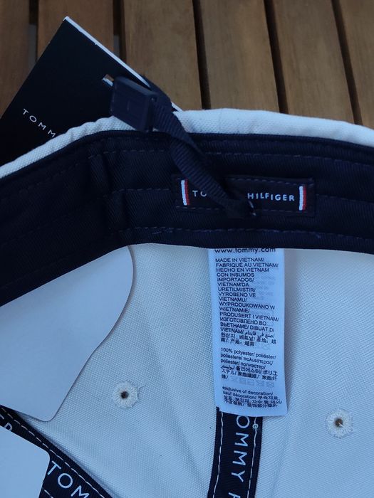 Tommy Hilfiger șapcă unisex culoare alba cu logo brodat noua originala