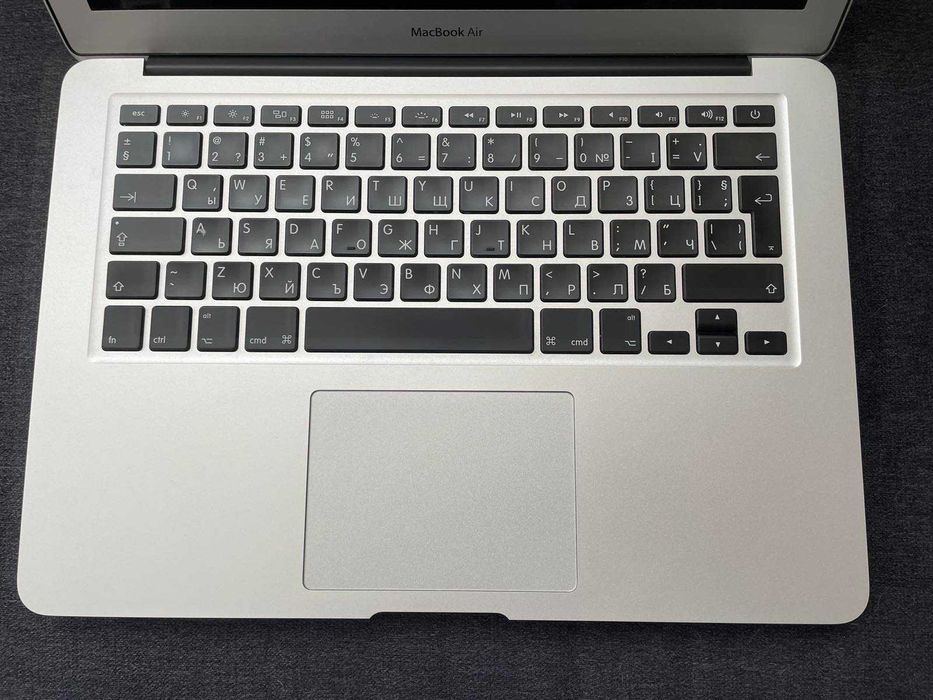 MacBook Аir 13" Еarly 2015 1'6 GHz Intel Core i5, 4 GB RAM