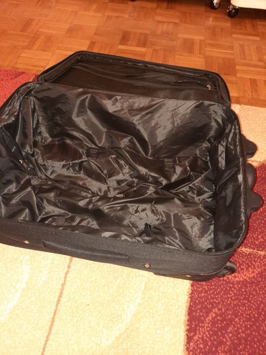 Troller negru cu extensie