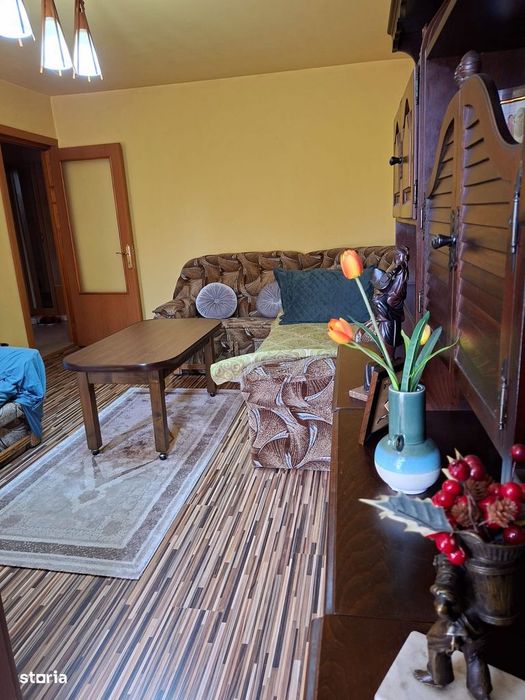 Apartament 3 camere decomandate, cu balcon ,zona Dacia ,centarala gaze