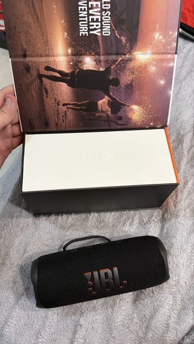 Продам колонку Jbl flip 6