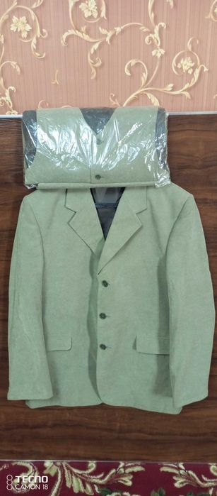 Костюм мужской...