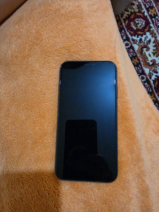 IPhone 11   б/у.