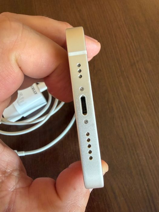 Продавам Iphone 14