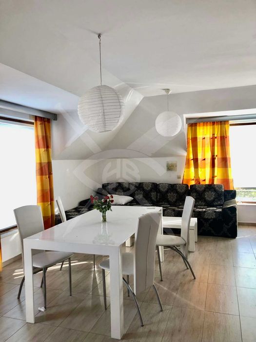 Дава се под наем Двустаен апартамент в к.к. Св.Св. Константин и Елена - 70 кв.м за 900 € - Снимка #1