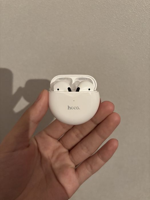 Эйрподсы 2 штук за 15к