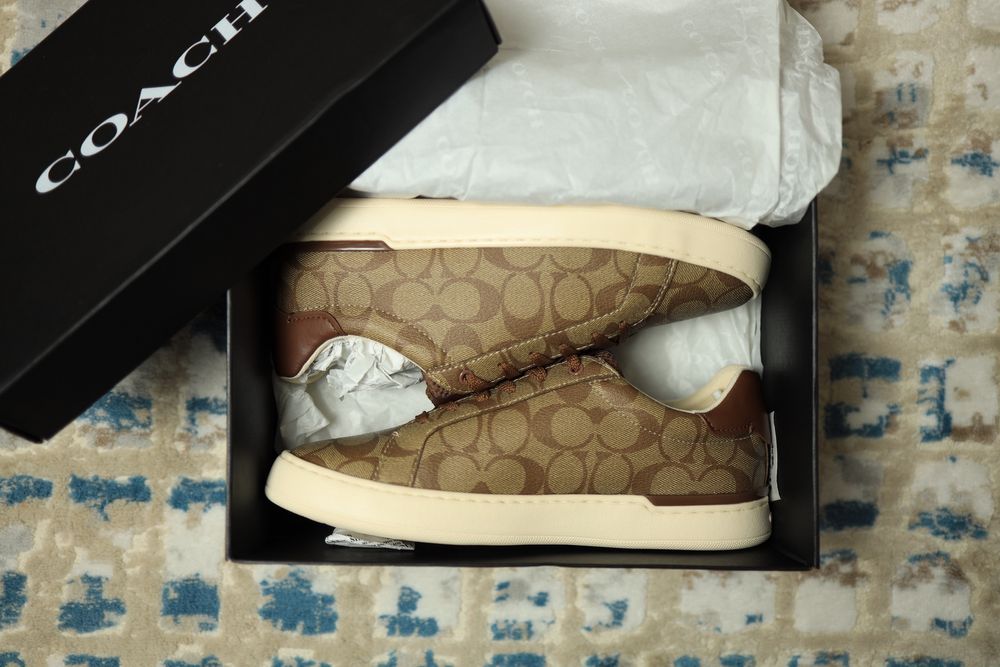 Продам новые кросовки Coach