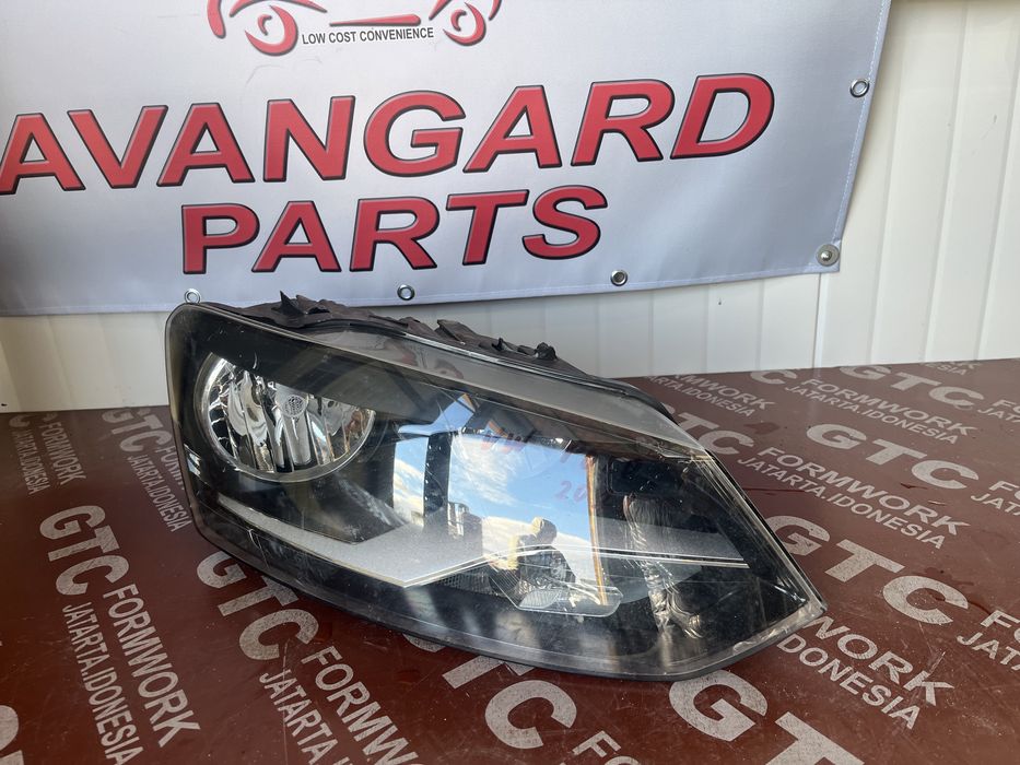 Фар VW Polo 09- ляв и десен