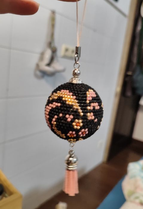 Новоръчни топки.