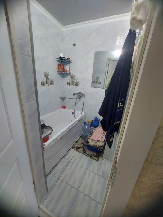 3 xonali kvartira sotiladi