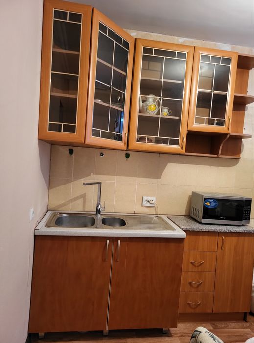 Мебель - кухня, стол, шкафы