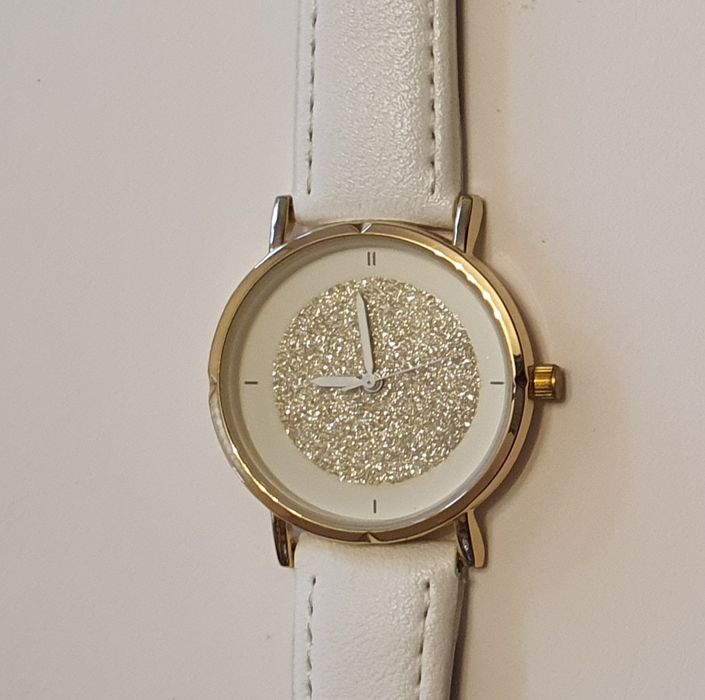 Ceasuri dama modele diferite