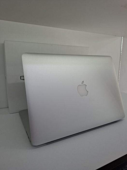 Laptop - MacBook 2017