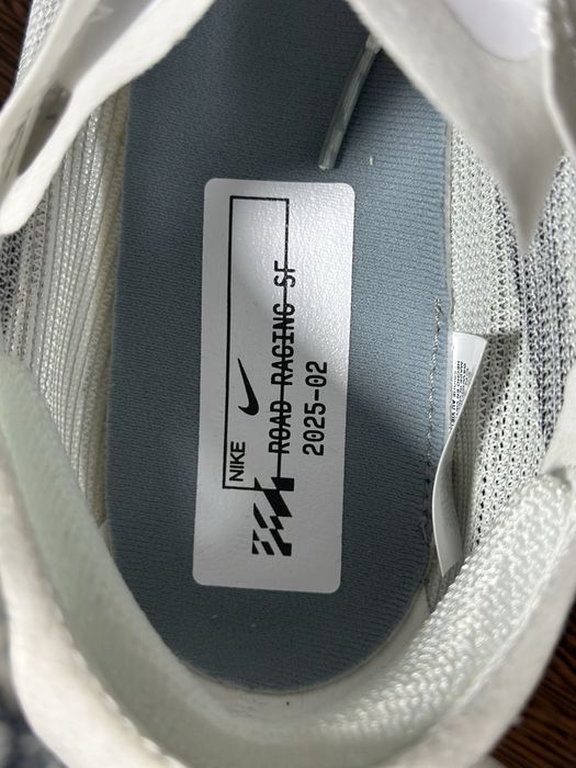 Продам беговые кроссовки Nike