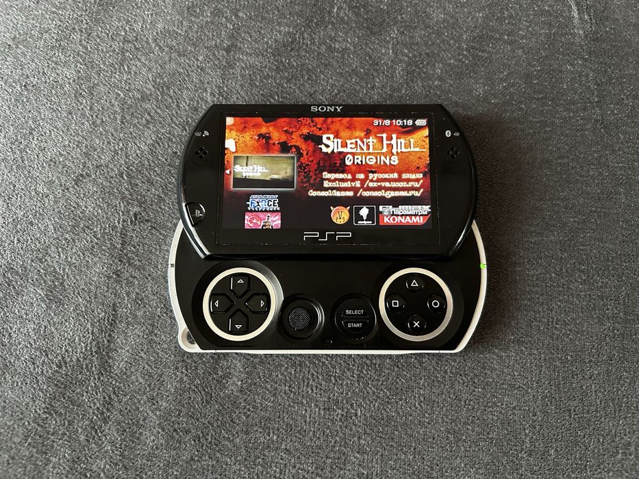 Продам psp go черного цвета