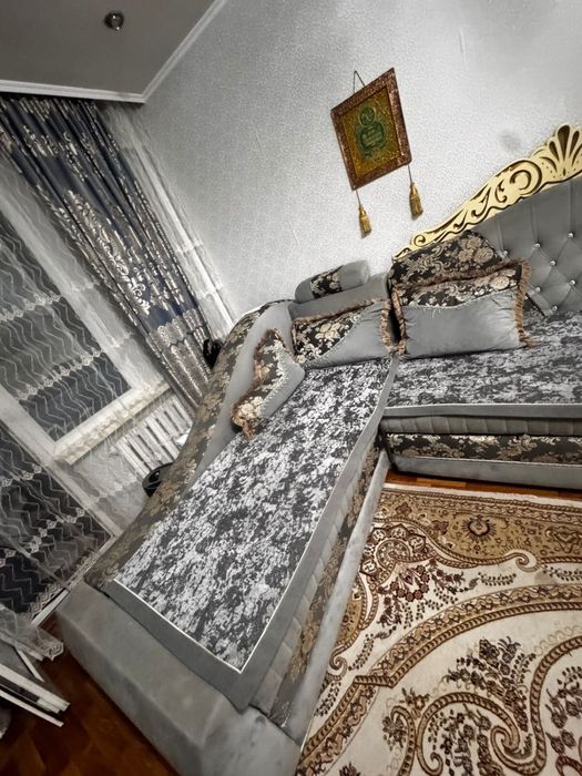 Продам диван угловой.