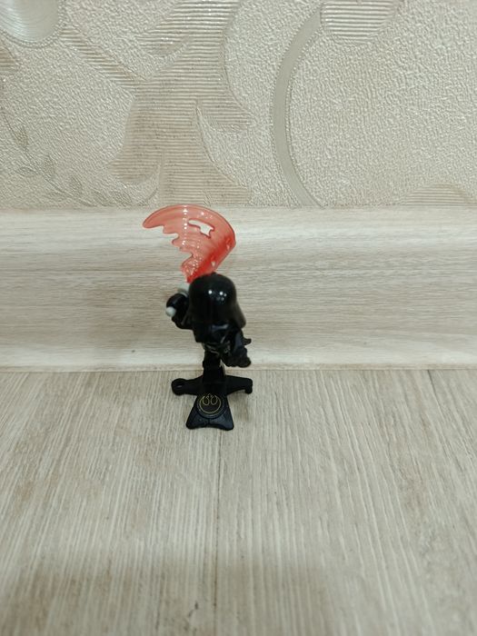 Фигурки из киндера одна стоит 20000 я на хожусь в Янгиюле