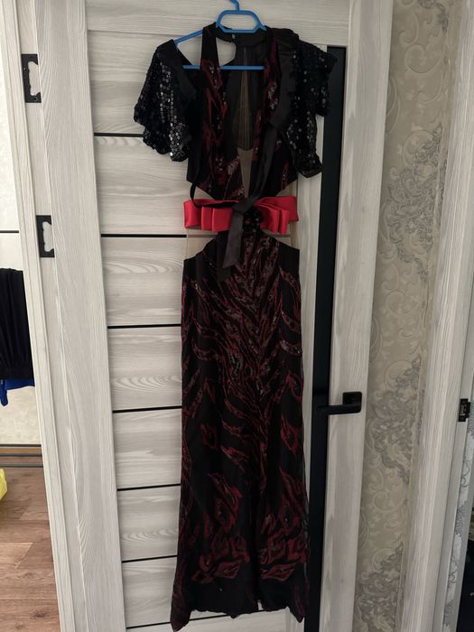 продам вечерние платья