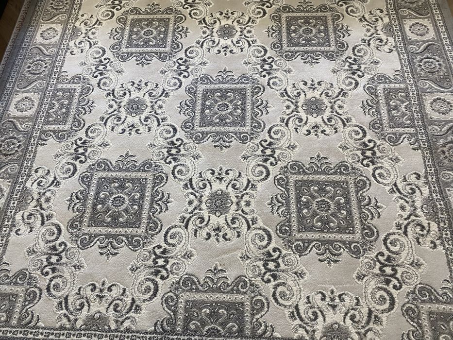 Продам ковер в хорошем состоянии