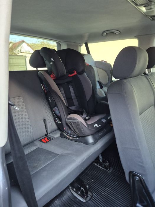 Vând Vw Caravelle 2.5 tdi unic proprietar de nouă