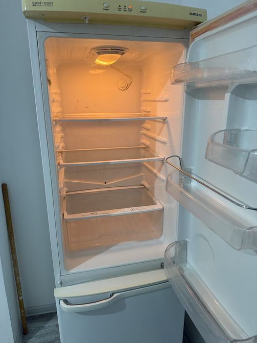 Продам холодильник в хорошем состояний