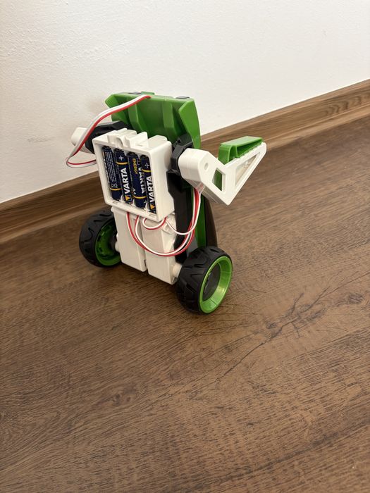 Robot programabil Xtrem Bots Mazzy STEM Bluetooth asamblat cu accesorii si cutie