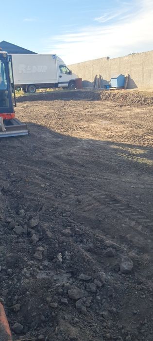 Miniexcavator de inchiriat
