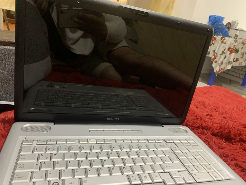 Vand leptop toshiba